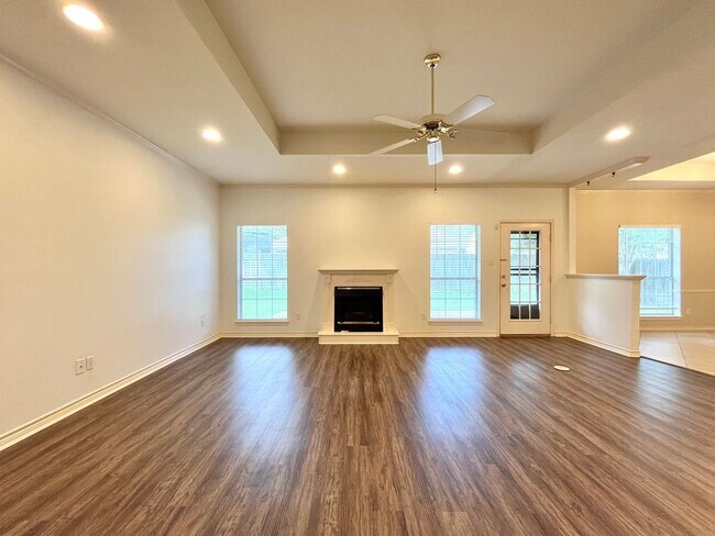 Foto del edificio - 3106 Silkwood Dr