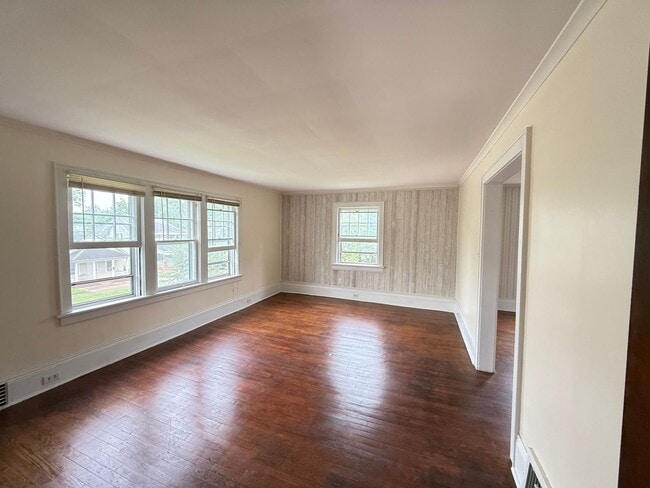 Foto del edificio - Well-Maintained 2-Bed Near Transit and Dow...
