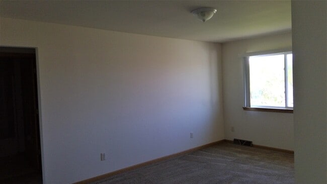 Building Photo - 310