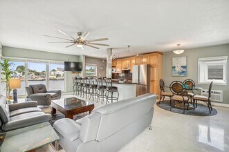 Building Photo - 561 Bayshore Dr