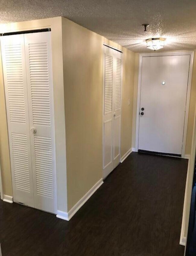 Foto del edificio - 7770 Tahiti Ln