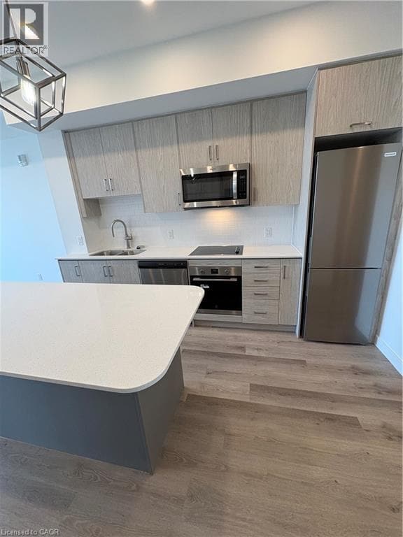 Building Photo - 461 Green Rd