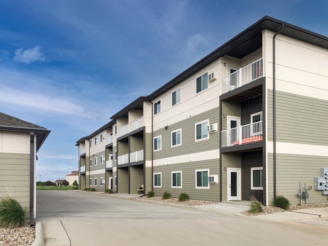 Prairie Trail Village Apartments & Townhomes Apartments in Sheldon