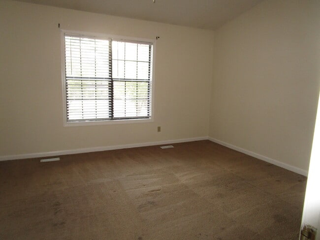 Building Photo - 645 Archdale Dr