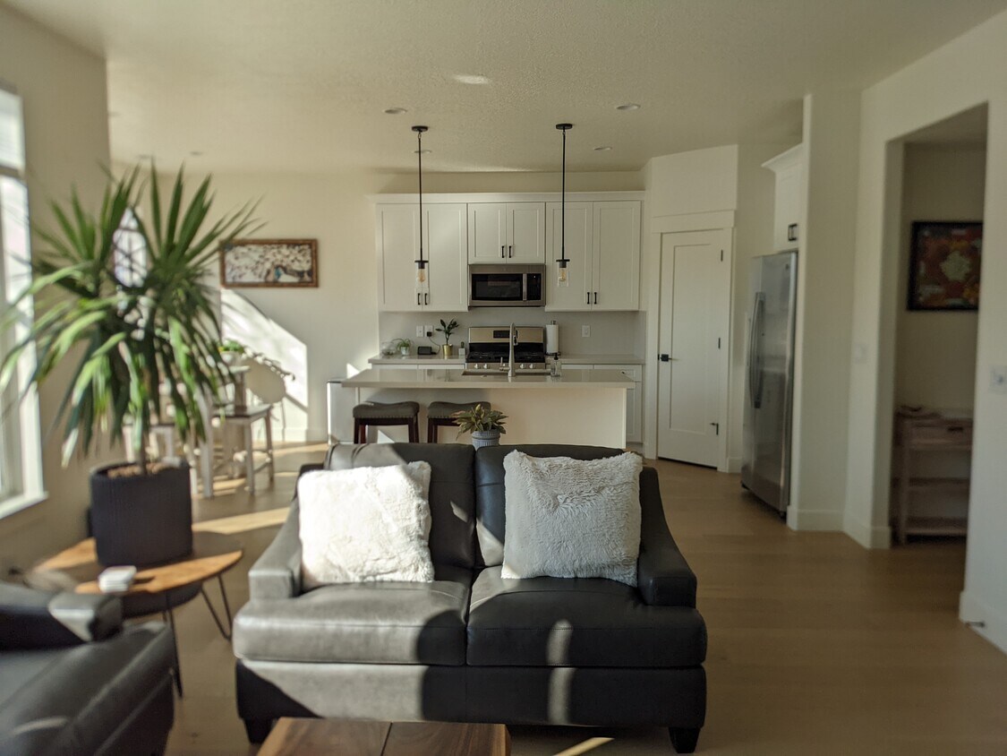 3360 S Amara Plz, Millcreek, UT 84106 Townhome Rentals in Millcreek