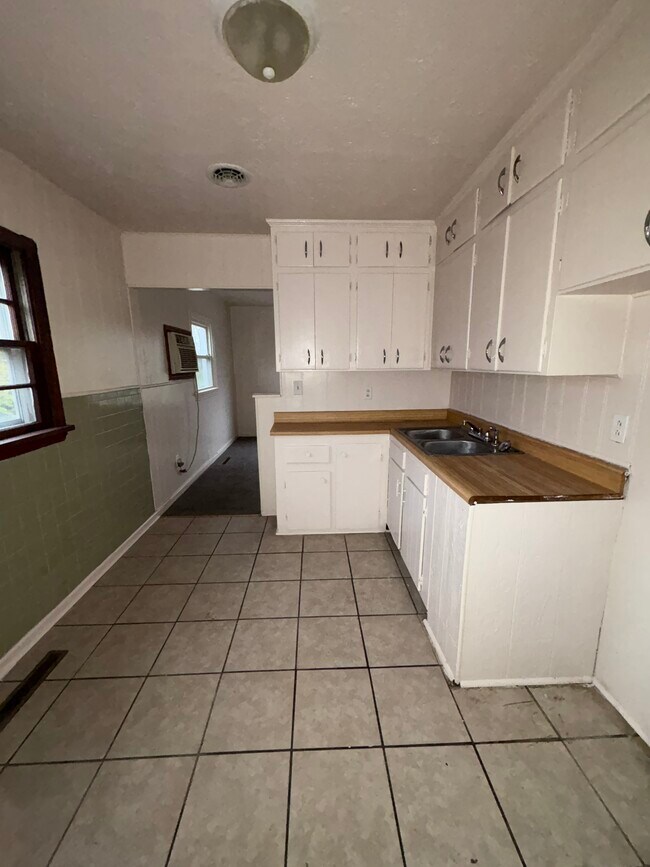 Cocina - 4105 Natchez Ave