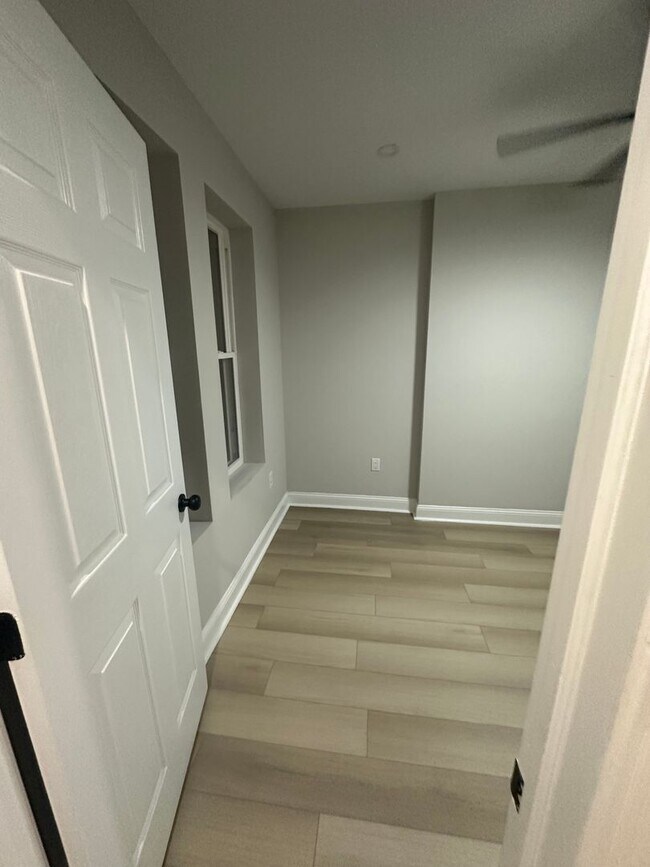 Foto del edificio - 4038 Cambridge St