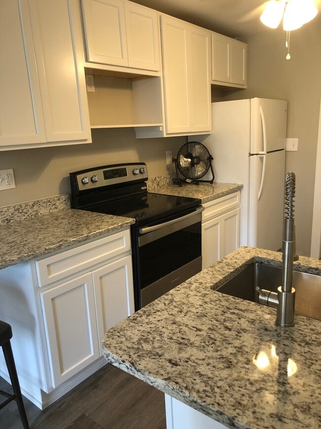 Granite Counter Tops! - 13 Canal St