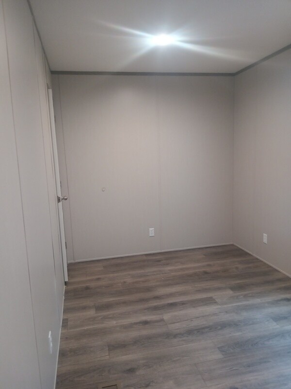 Building Photo - 10 Simmons Way
