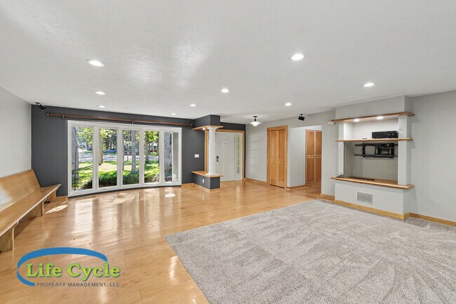 Foto del edificio - 4395 Shady Oak Ct