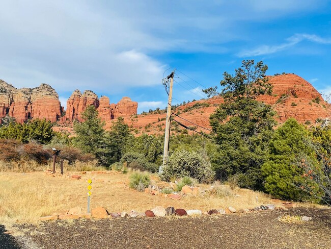 Building Photo - West Sedona single family home.