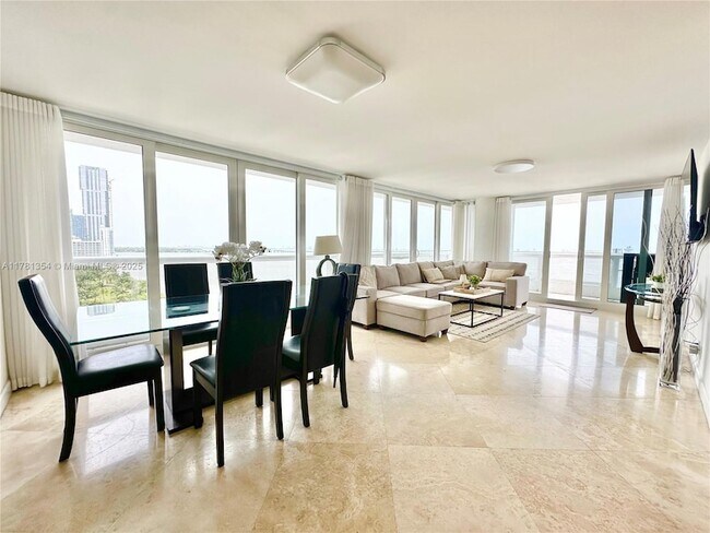 Foto del edificio - 1717 N Bayshore Dr