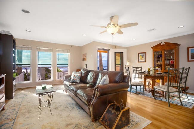 Foto del edificio - 8316 Seawall Blvd