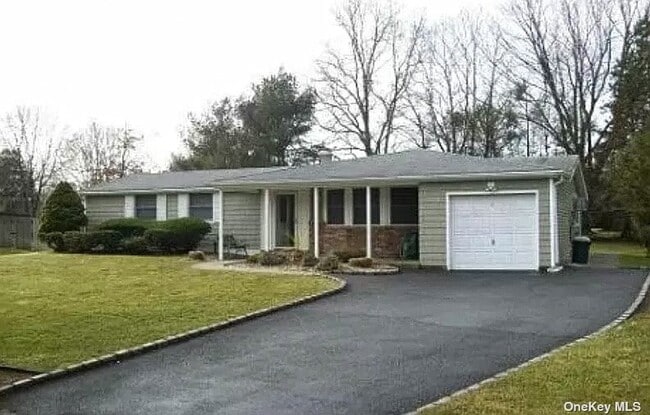 14 Fraternity Ln  