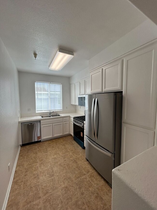 Building Photo - Modern 4-Bed, 4-Bath Townhome in Richmond’...