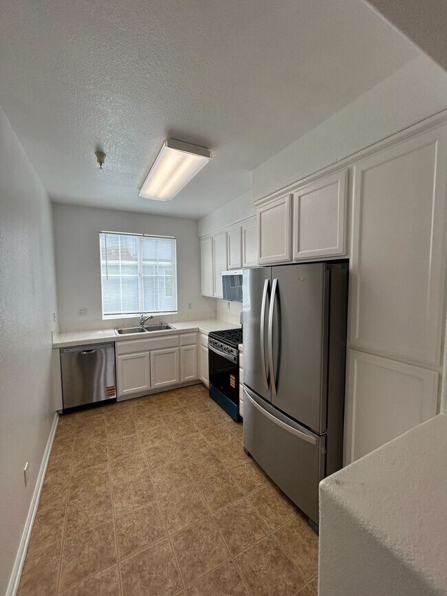 Foto del edificio - Modern 4-Bed, 4-Bath Townhome in Richmond’...