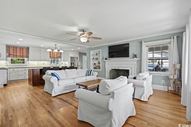 Building Photo - 509 33rd Ave N