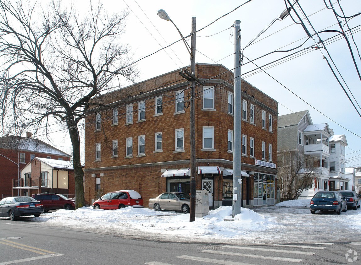 Primary Photo - 235-239 Preston St