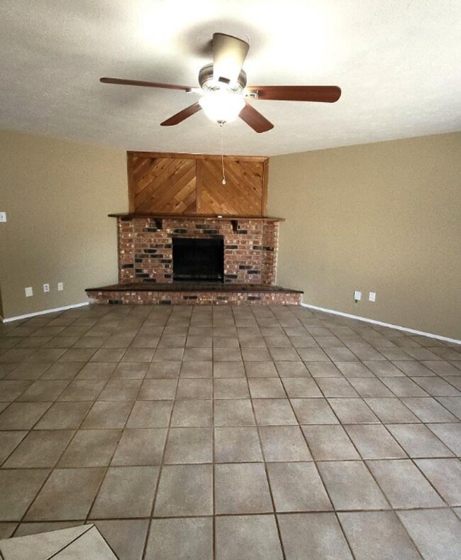 Building Photo - 3 Bedr/ 2 bath Beautiful Home in Hockley, TX -  A Tranquil Country Retreat with Modern Convenience