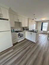 Building Photo - 117 Elmwood Dr