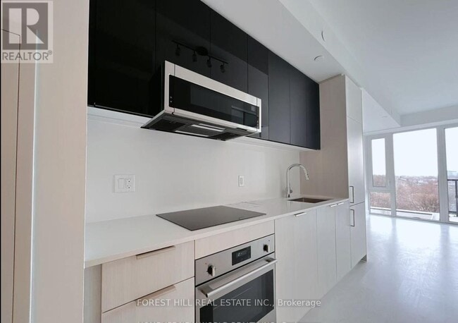 Building Photo - 308 Jarvis St