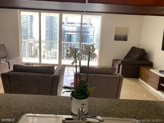 Building Photo - 1200 Brickell Bay Dr
