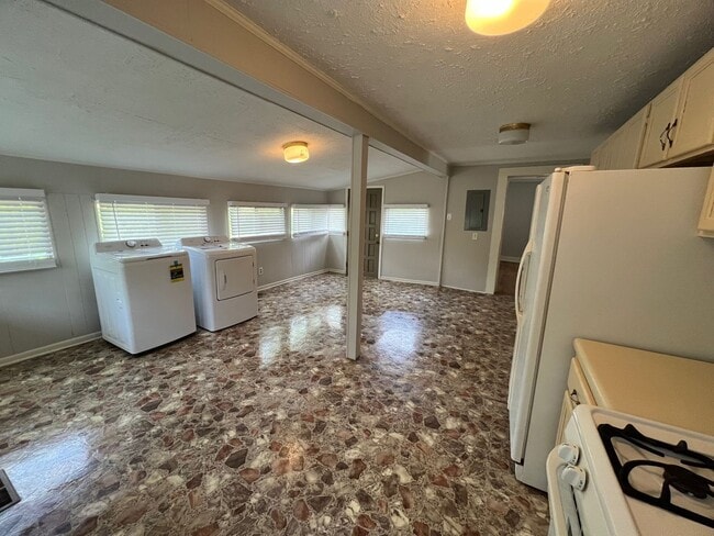 Foto del edificio - 2 bed 1 bath house