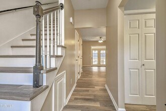 Building Photo - 1201 E 8th Ave