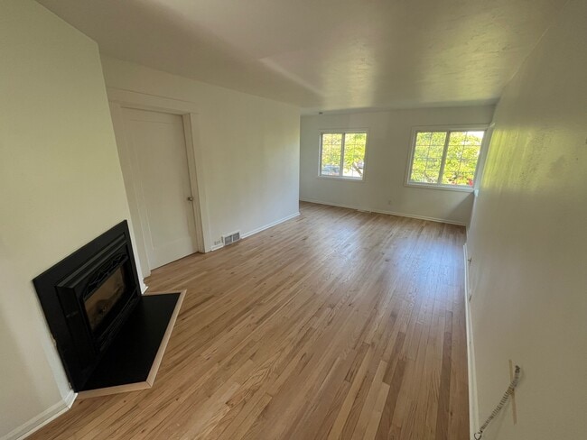 Building Photo - 8009 14th Ave NW