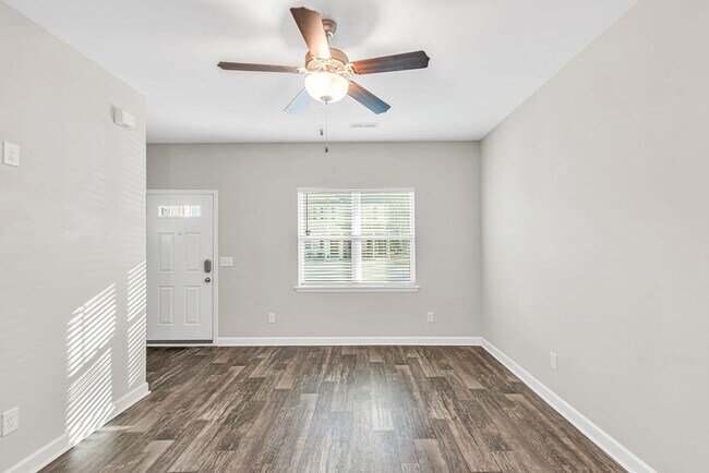 Foto del edificio - 10 Jaydn Dr W