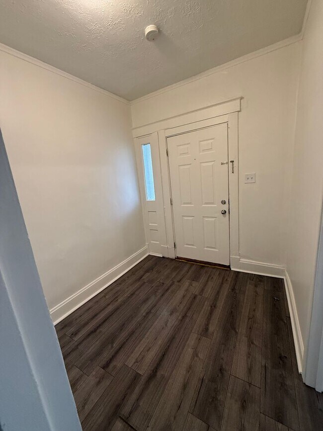 Foto del edificio - 809 S Fred Shuttlesworth Cir