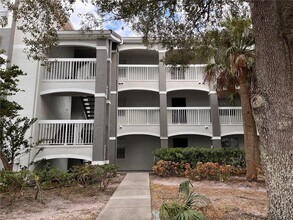 Building Photo - 13838 Fairway Island Dr