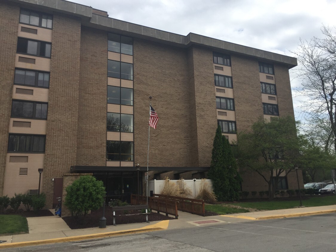 Pontiac Towers Apartments Pontiac, IL