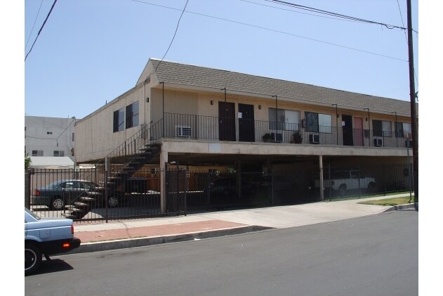 Building Photo - 6868 Laurel Canyon Blvd