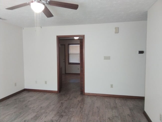 Building Photo - Timberlake  Apartments