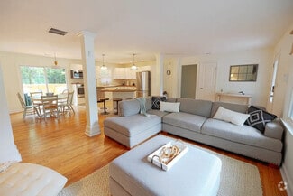 Building Photo - 414 Charles Pl