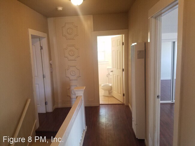 Building Photo - 3 br, 2 bath Apartment - 2624 S Budlong Ave