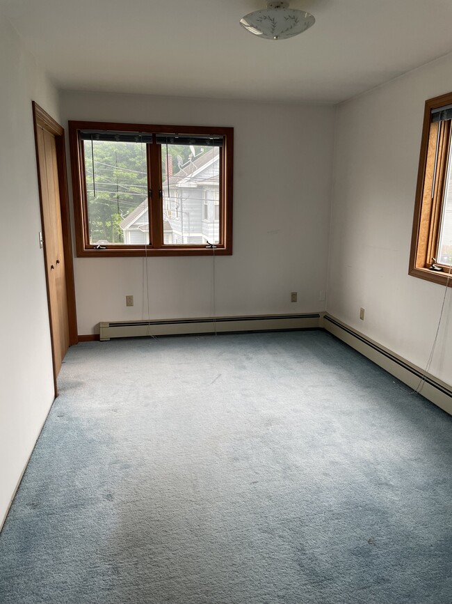 Building Photo - 76 Derby Ave
