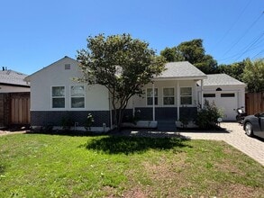 Building Photo - 772 Viader Ct