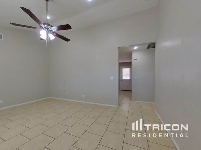 Foto del edificio - 3234 W Larkspur Dr