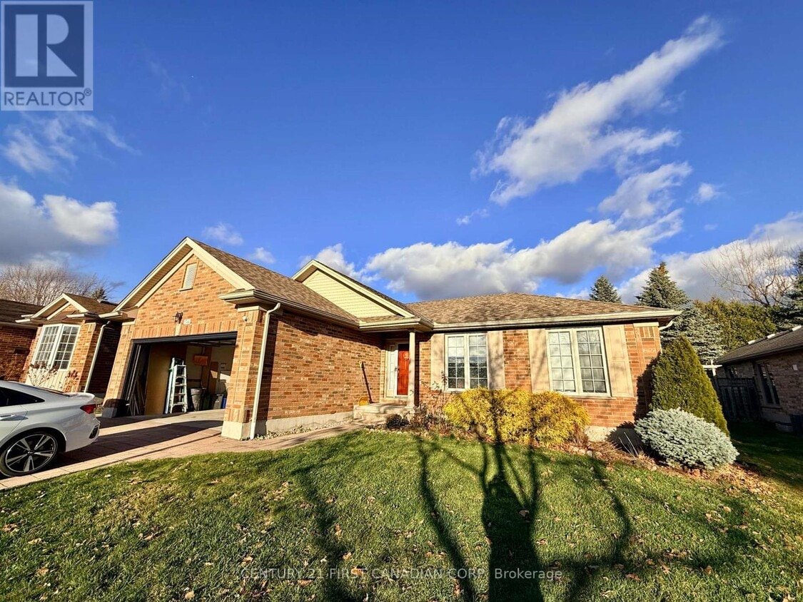 Photo principale - 1744 Louise Blvd