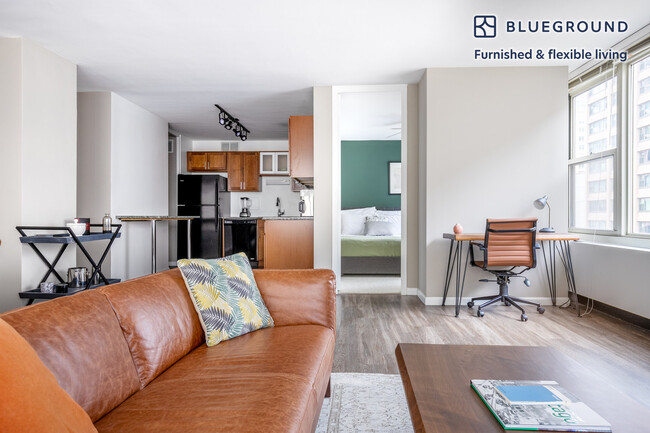 Foto del edificio - 860 N Dewitt Pl