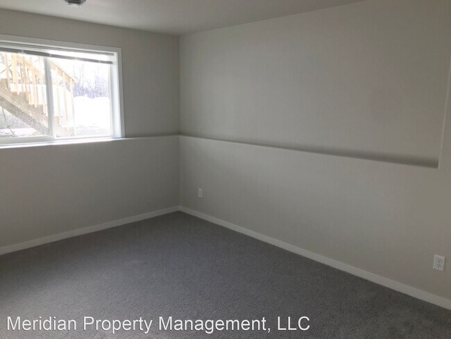Building Photo - 4 br, 3 bath House - 305 B Toronto's Court