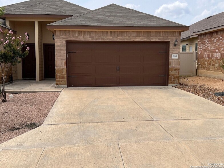 Foto principal - 228 Ragsdale Way