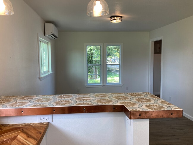 Building Photo - 147 N Kowald Ln