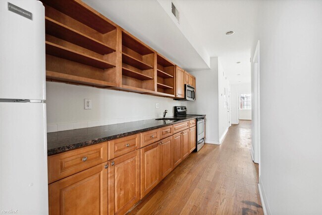 Foto del edificio - 3 br, 1 bath Triplex - 1811 N 18TH ST Unit...