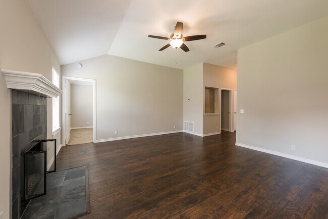 Building Photo - Wow - Great home in Williamson Creek!