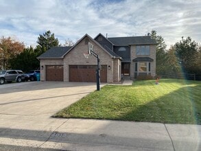 Building Photo - 4016 Highlands W Dr