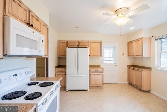 Foto del edificio - 6608 Fairlawn Dr