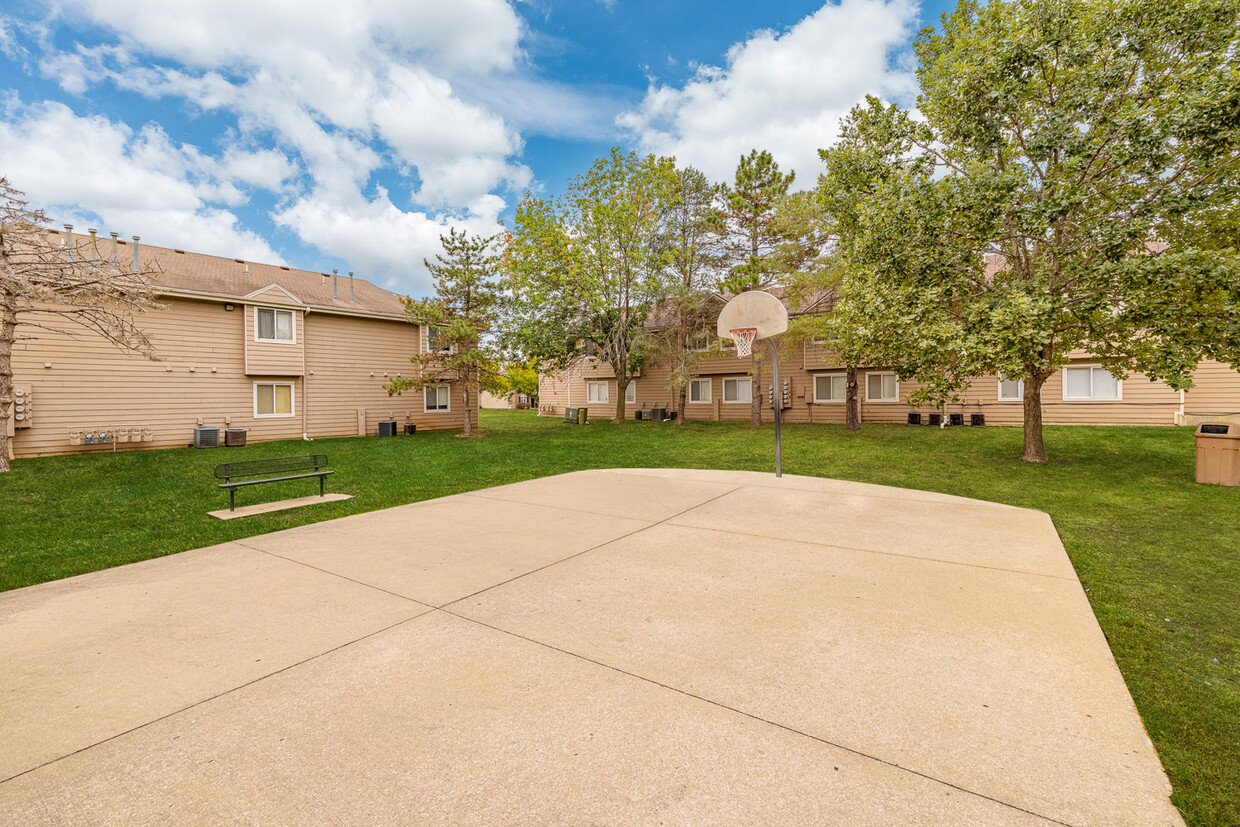 Primary Photo - Clarion Park Apartments